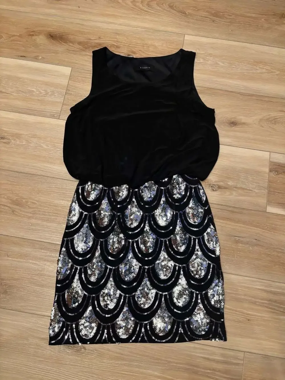 B. Darlin Black Blouson Sleeveless Scalloped Sequin Cocktail Dress